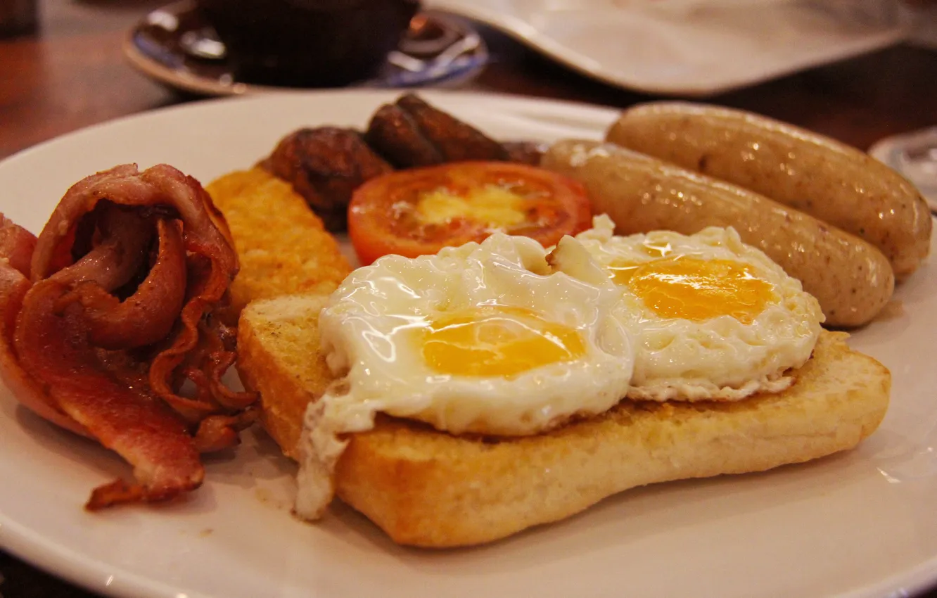Фото обои food, vegetables, sausages, bacon, scrambled eggs, croutons