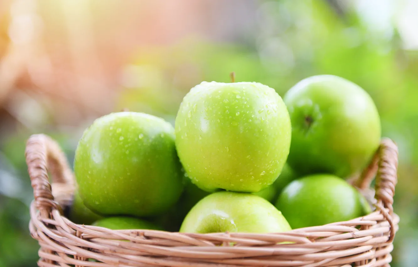 Фото обои капли, яблоки, еда, зеленые, фрукты, корзинка, боке
