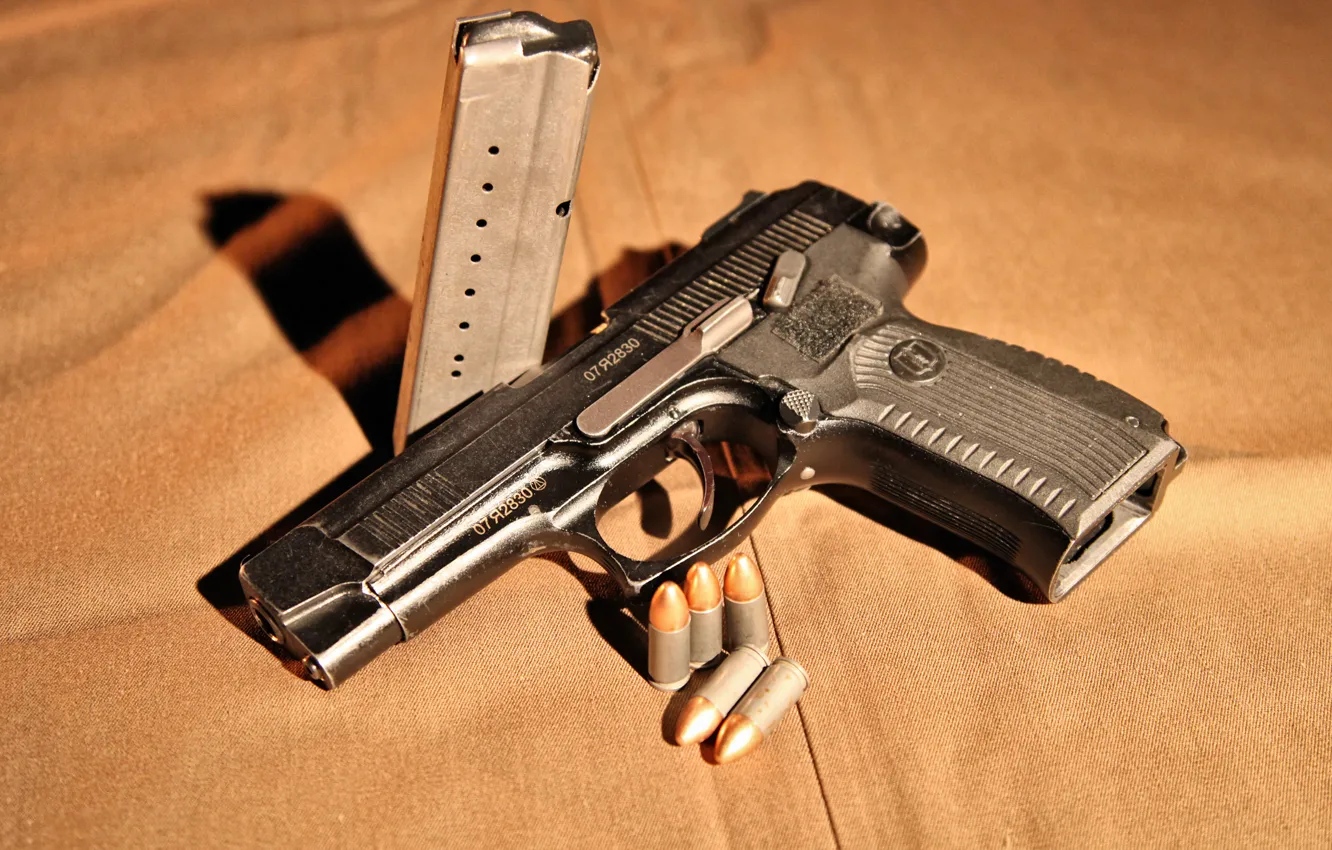 Фото обои российский, Пистолет Ярыгина, 9×19 мм