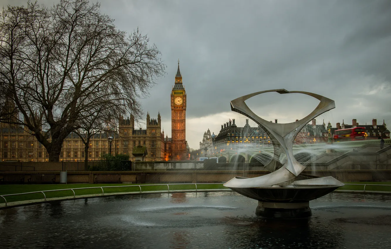 Фото обои небо, тучи, Англия, Лондон, башня, фонтан