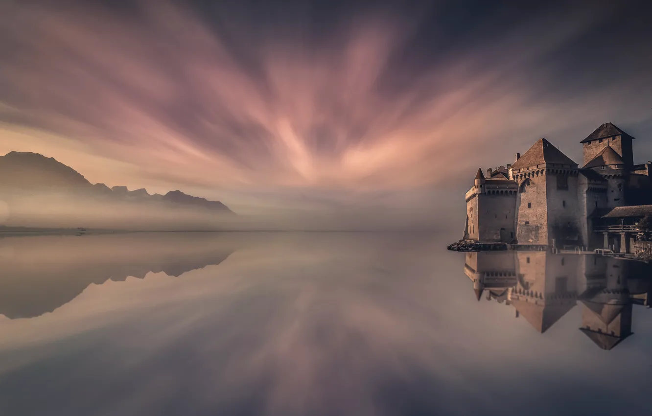 Фото обои облака, горы, туман, отражение, замок, берег, дымка, водоем