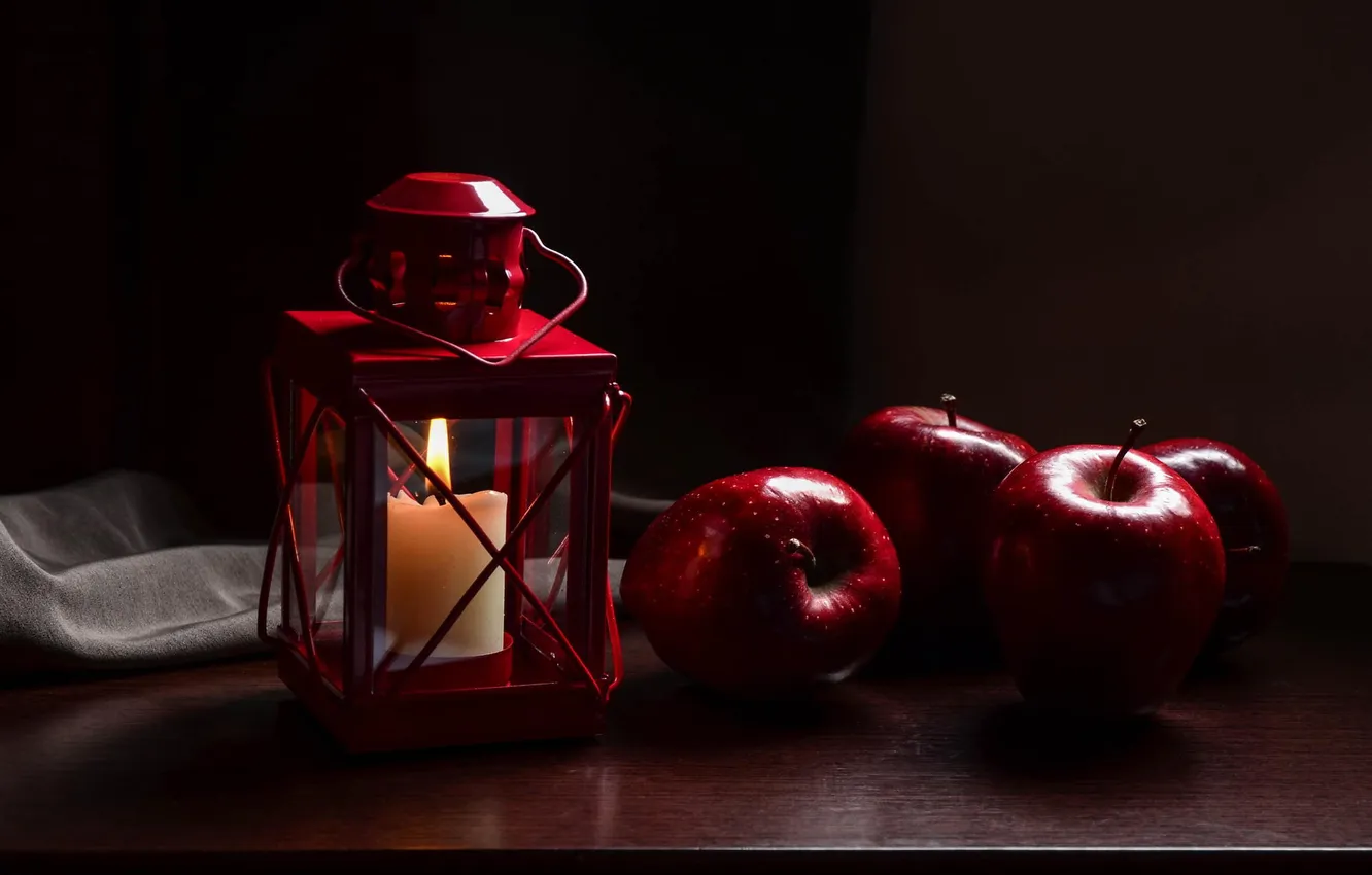 Фото обои яблоки, свеча, фонарь, красные, фрукты