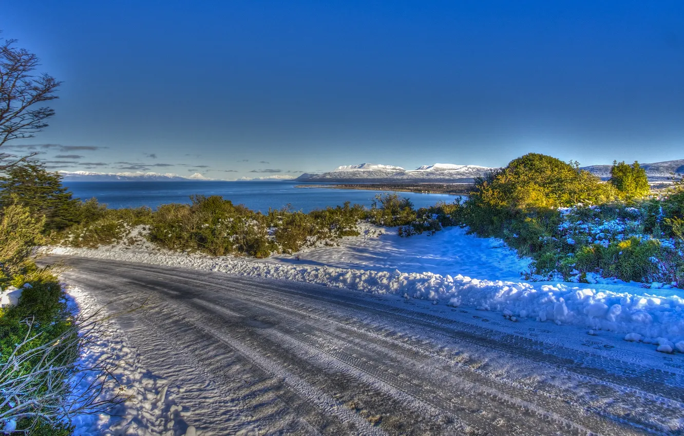 Фото обои зима, дорога, небо, снег, озеро