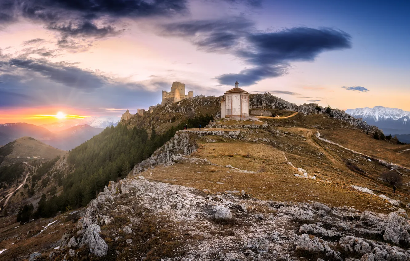 Фото обои солнце, закат, горы, замок, Италия, крепость, Rocca Calascio
