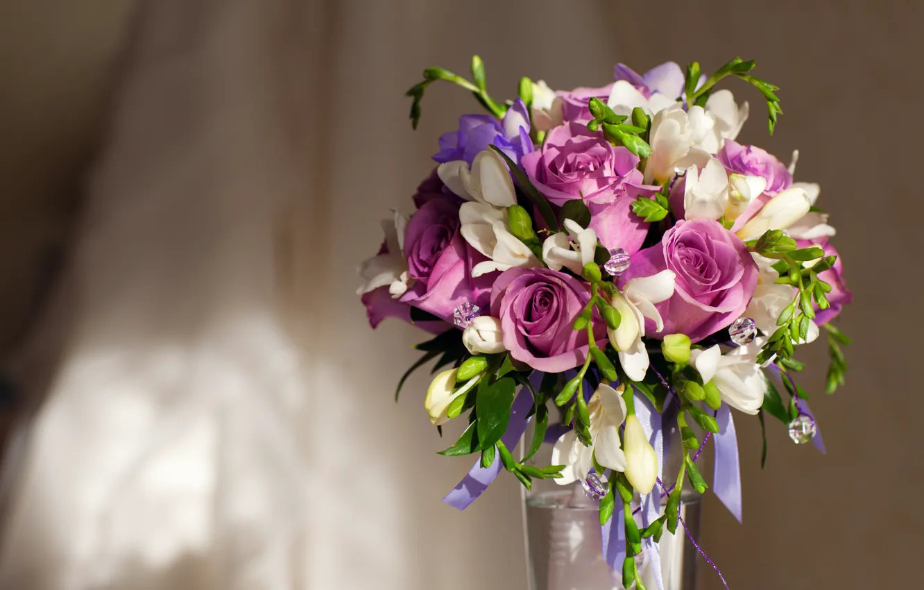 Фото обои розы, букет, ваза, vase, roses, Bouquet, Violet Flowers, Фиолетовые цветы