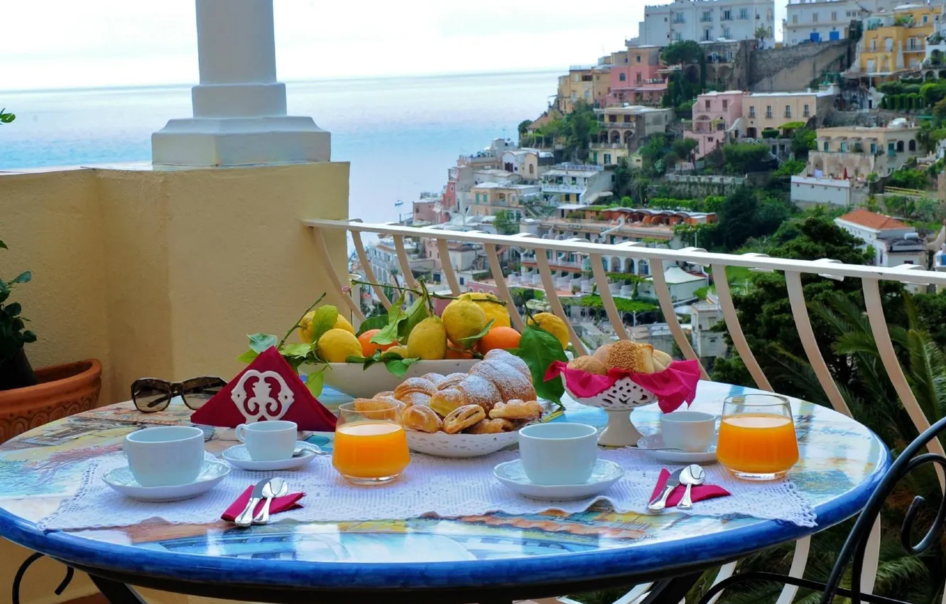 Фото обои еда, завтрак, сок, Италия, балкон, фрукты, булочки, Positano