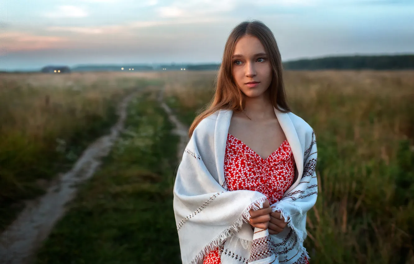 Фото обои девушка, поза, длинные волосы, на природе, шаль, Ренат Фотов