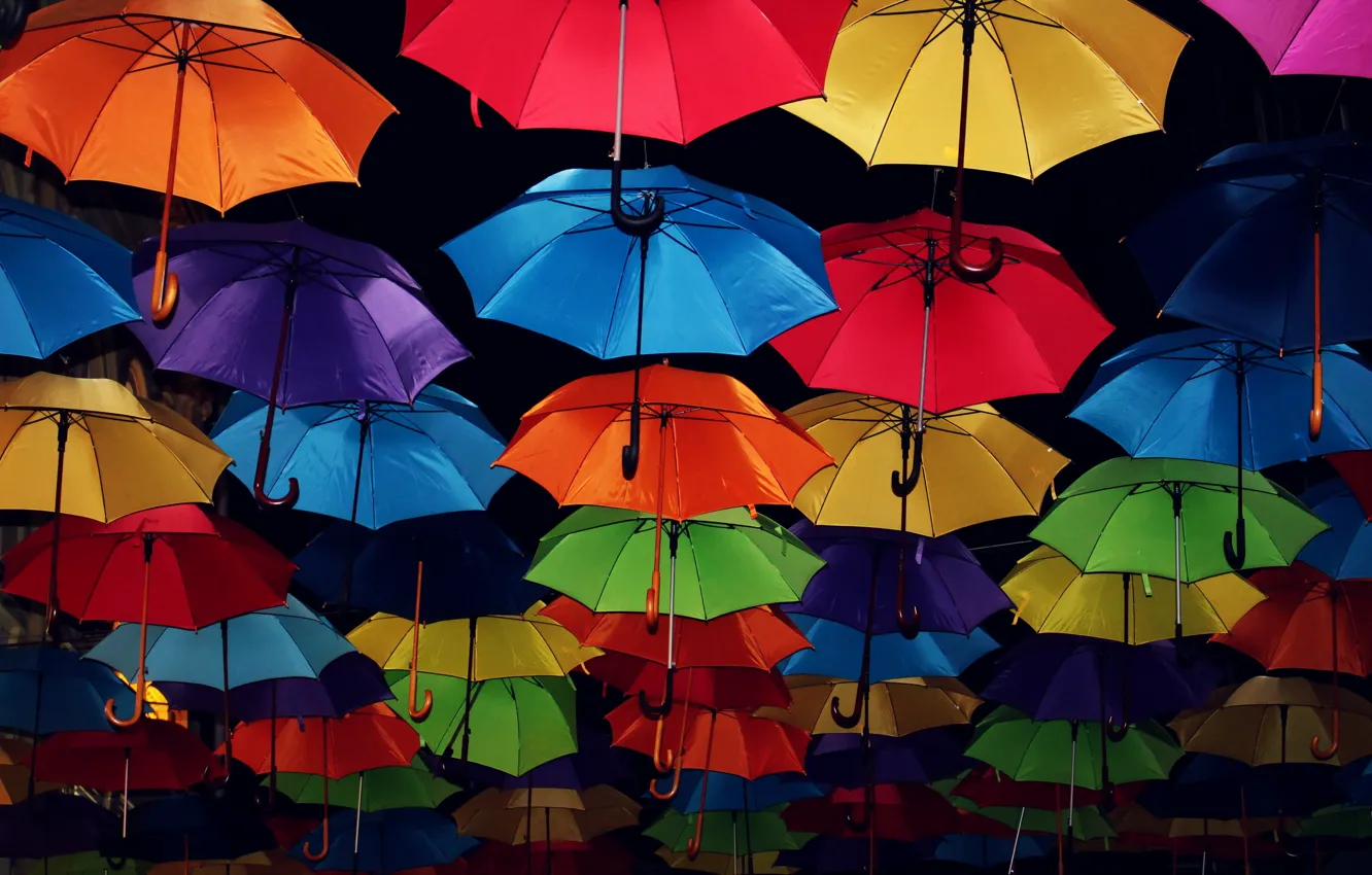 Фото обои фон, улица, зонты