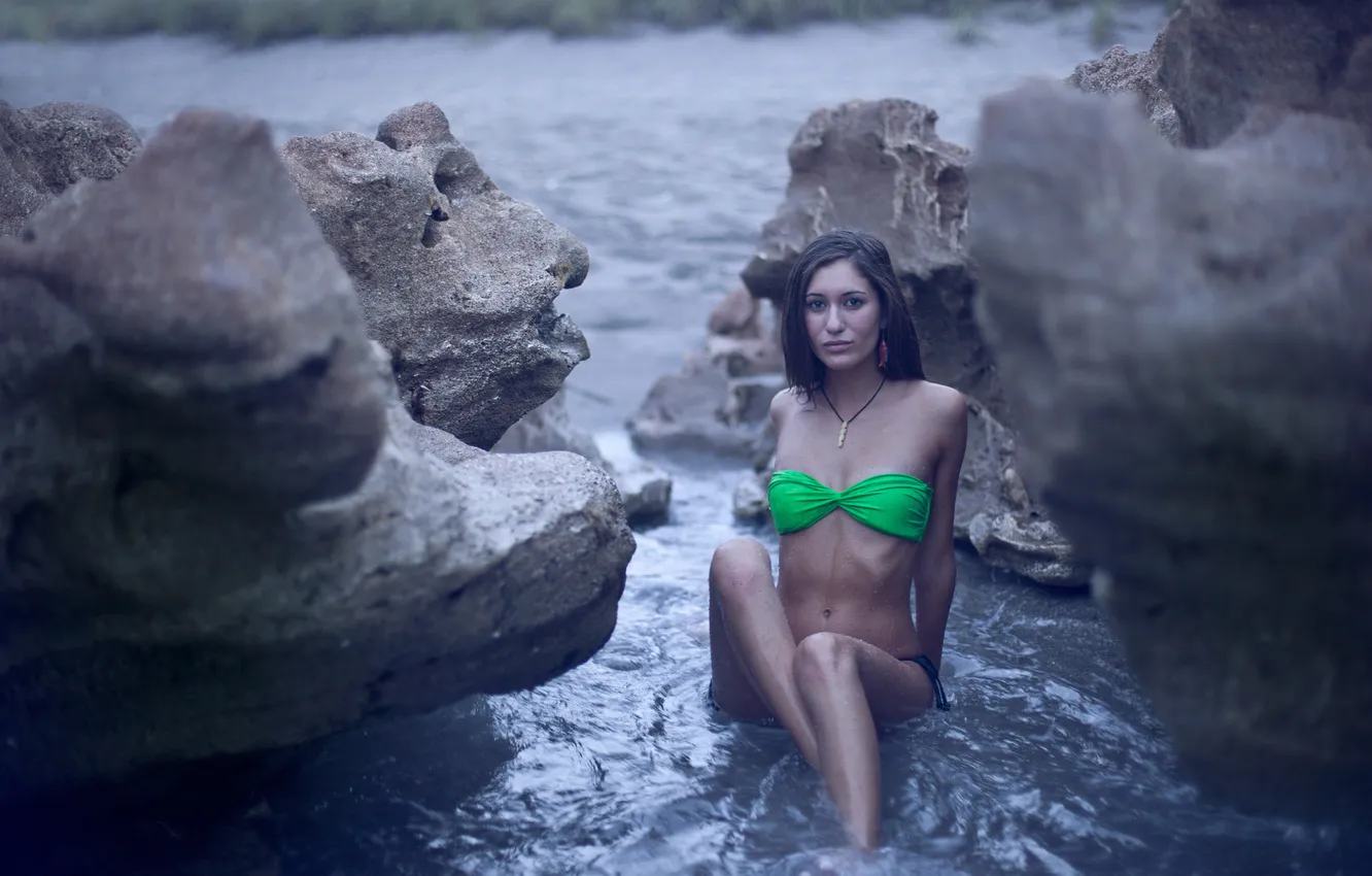 Фото обои взгляд, девушка, скалы, фотограф, girl, Brian Storey