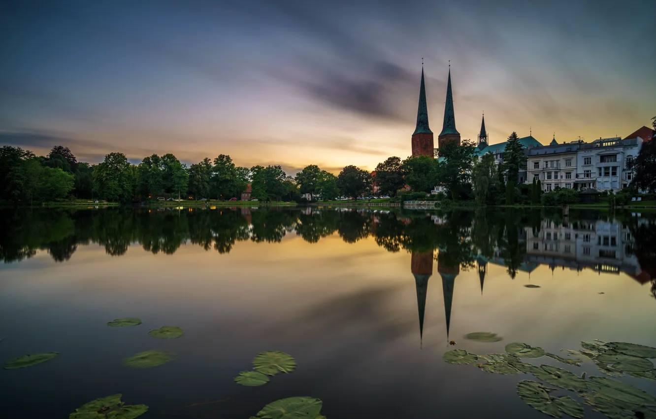 Фото обои пруд, Германия, церковь, собор, Germany, Lübeck, Lübecker Dom