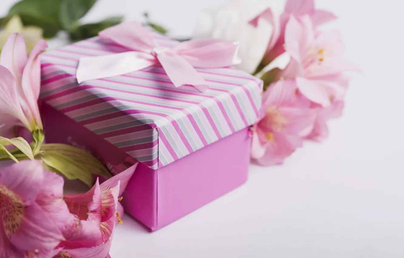 Фото обои цветы, подарок, лилии, лента, розовые, pink, flowers, romantic