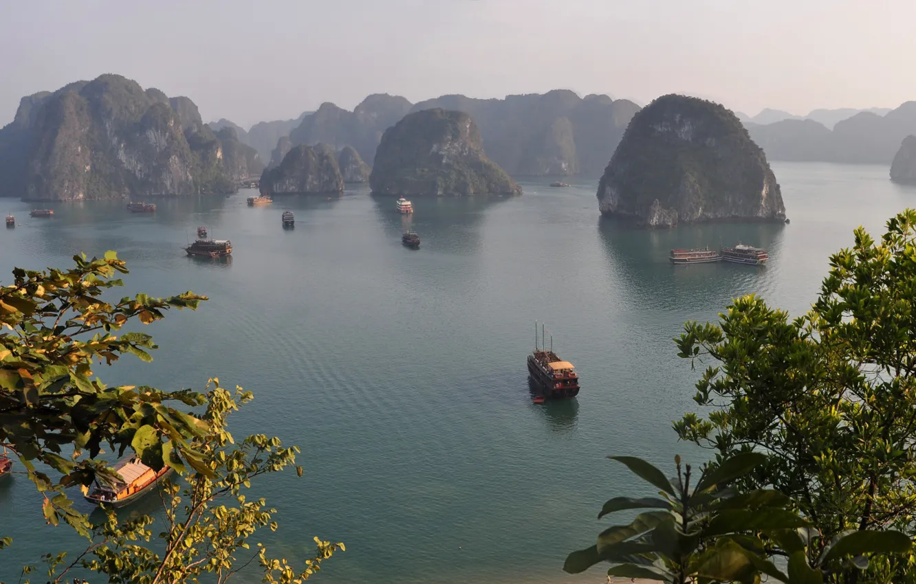 Фото обои скалы, корабль, Вьетнам, бухта Халонг