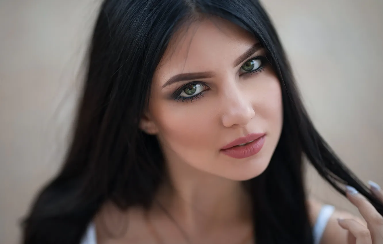 Фото обои girl, green eyes, long hair, photo, photographer, model, bokeh, lips