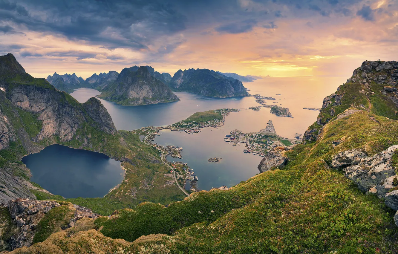 Фото обои море, горы, природа, дома, склон, Норвегия, поселок, Лофотенские острова
