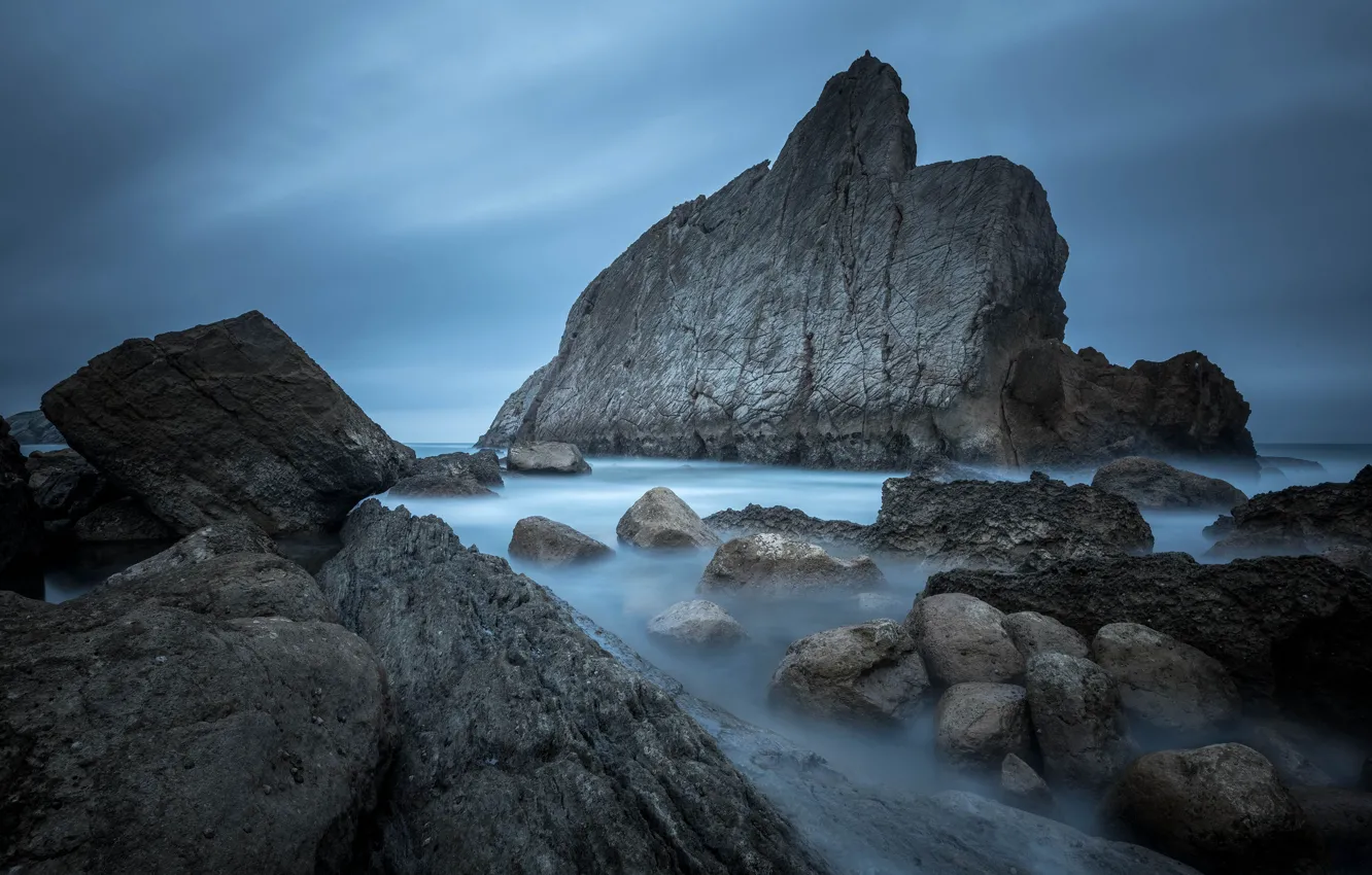 Фото обои море, камни, скалы, берег, валуны