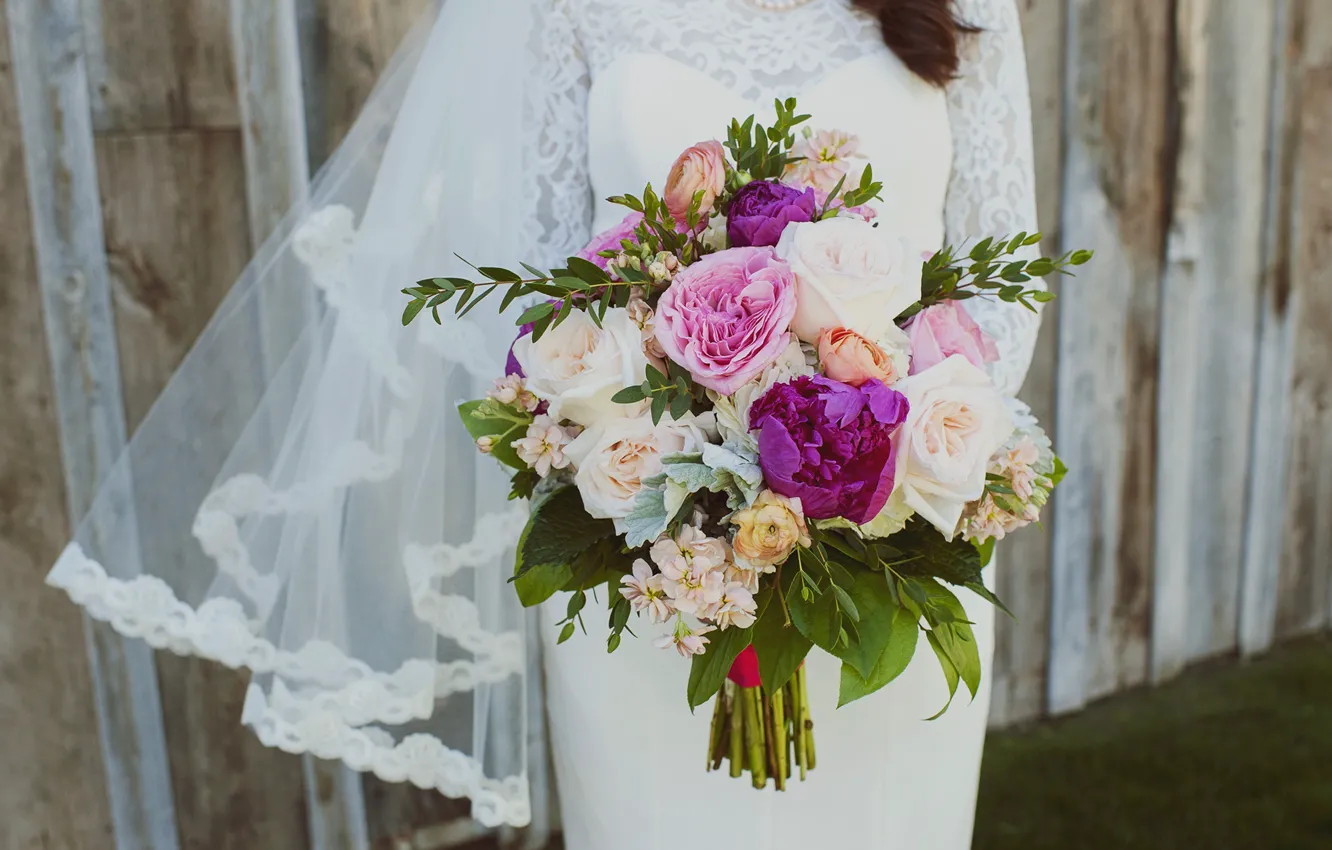 Фото обои цветы, розы, букет, платье, невеста, пионы, свадебный