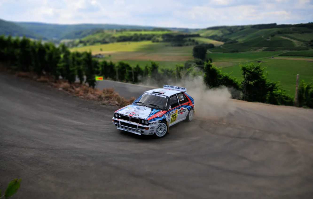 Фото обои Дорога, Поворот, Tilt-Shift, WRC, Lancia, Rally, Delta, Размытие