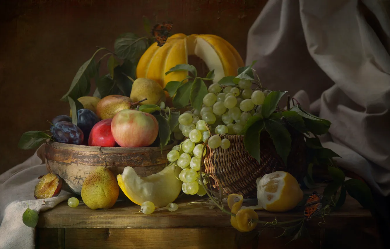 Фото обои лимон, яблоки, виноград, фрукты, натюрморт, корзинка, сливы, груши