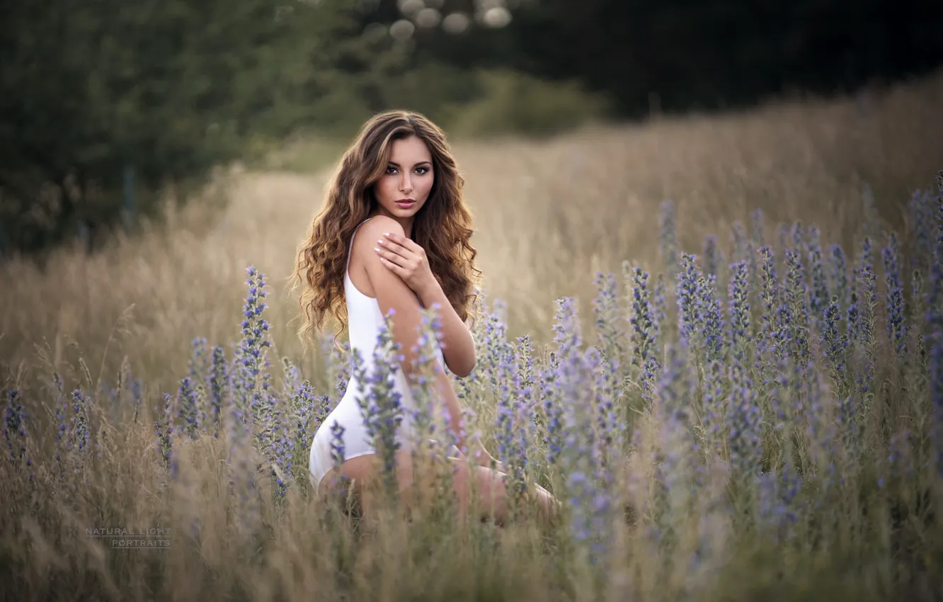 Фото обои трава, цветы, Девушка, прическа, Robert Chrenka
