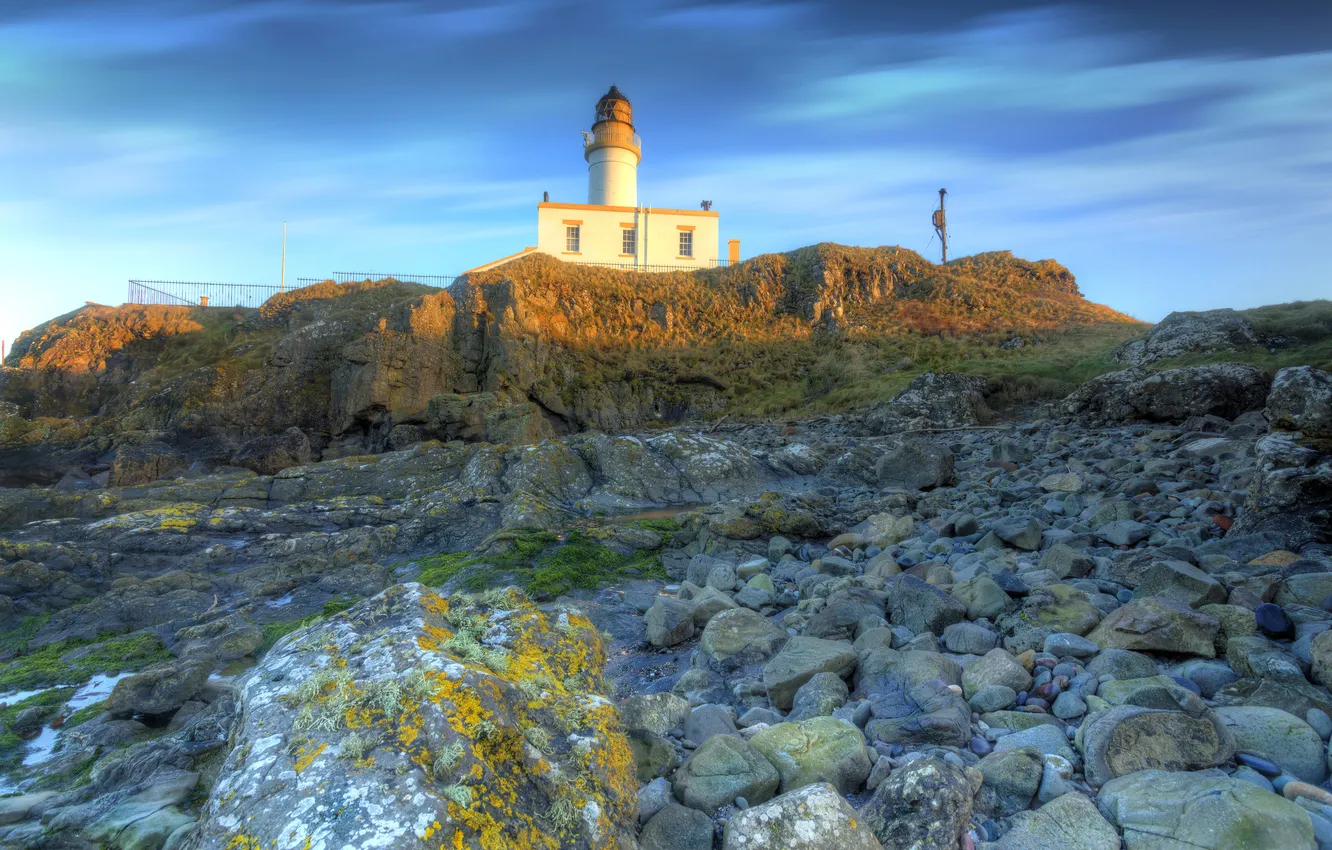 Фото обои камни, побережье, маяк, мох, Великобритания, Turnberry Lighthouse