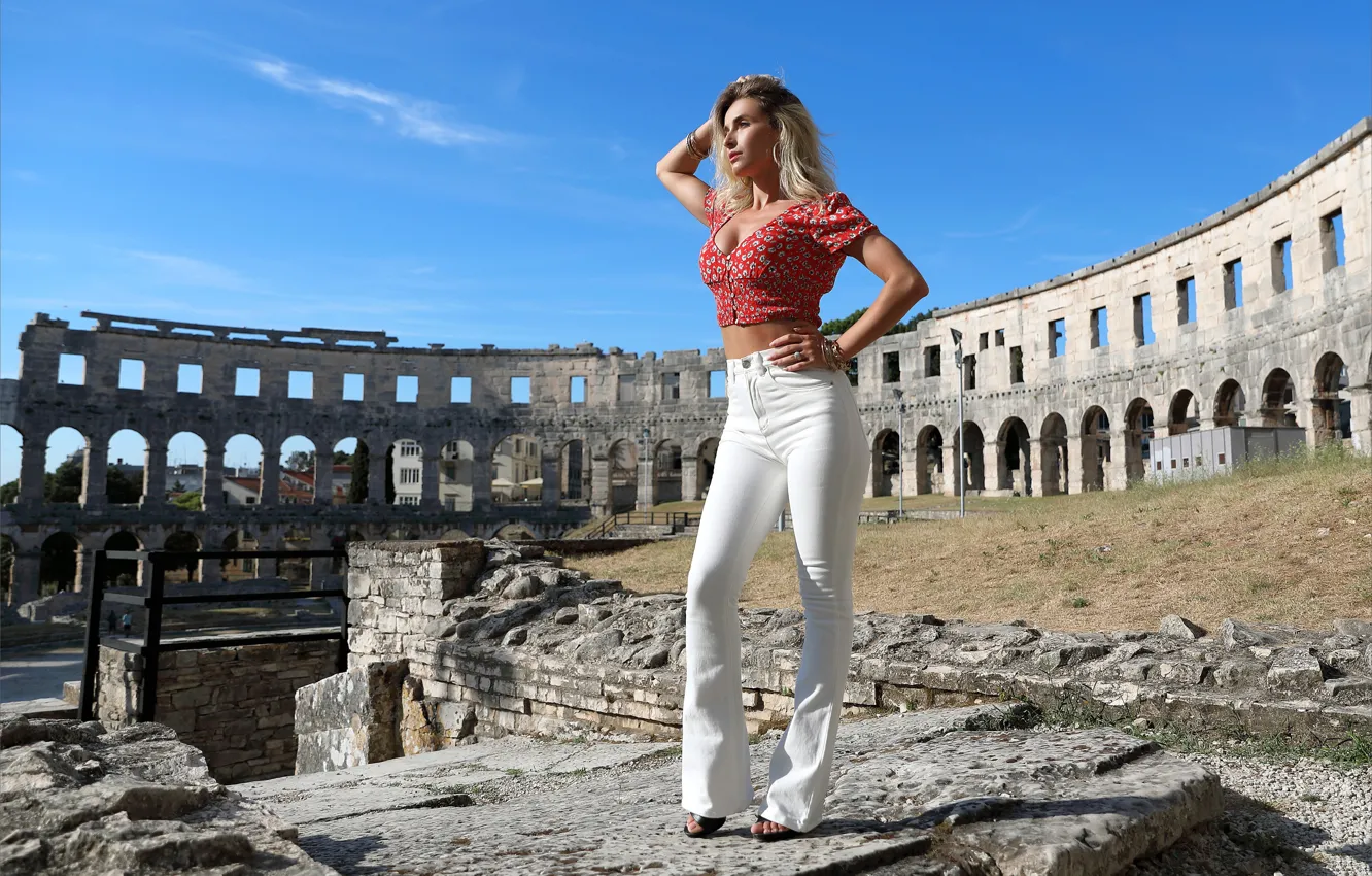 Фото обои rock, cleavage, hot girl, stone, clouds, model, ruins, blue sky