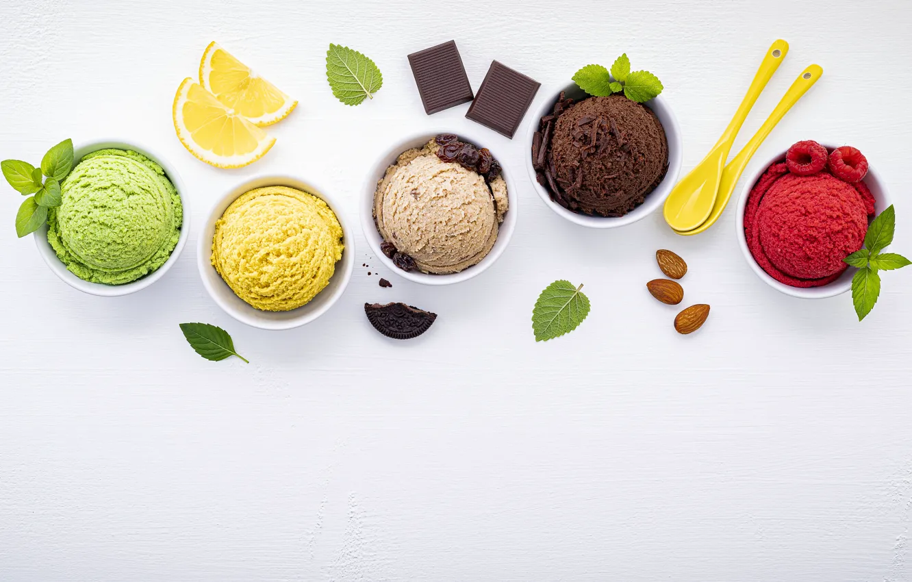 Фото обои шарики, мороженое, десерт, шоколадное, ванильное, малиновое, лимонное