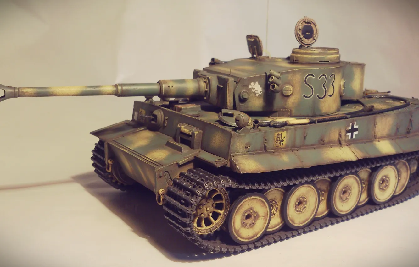 Фото обои игрушка, танк, Tiger, немецкий, моделька, тяжёлый, Pz.Kpfw.VI