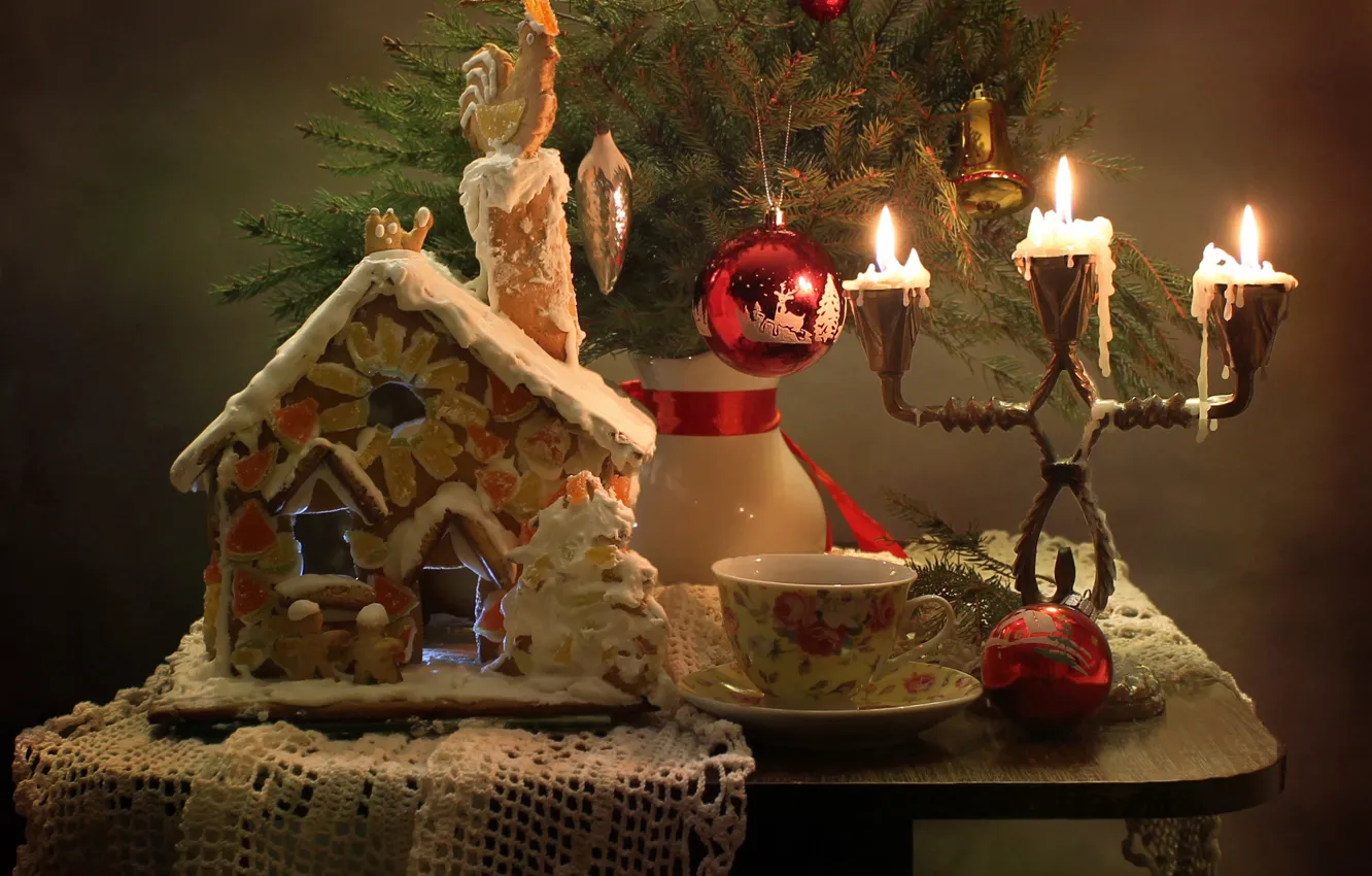 Фото обои зима, дом, елка, новый год, рождество, свечи, натюрморт, пряничный