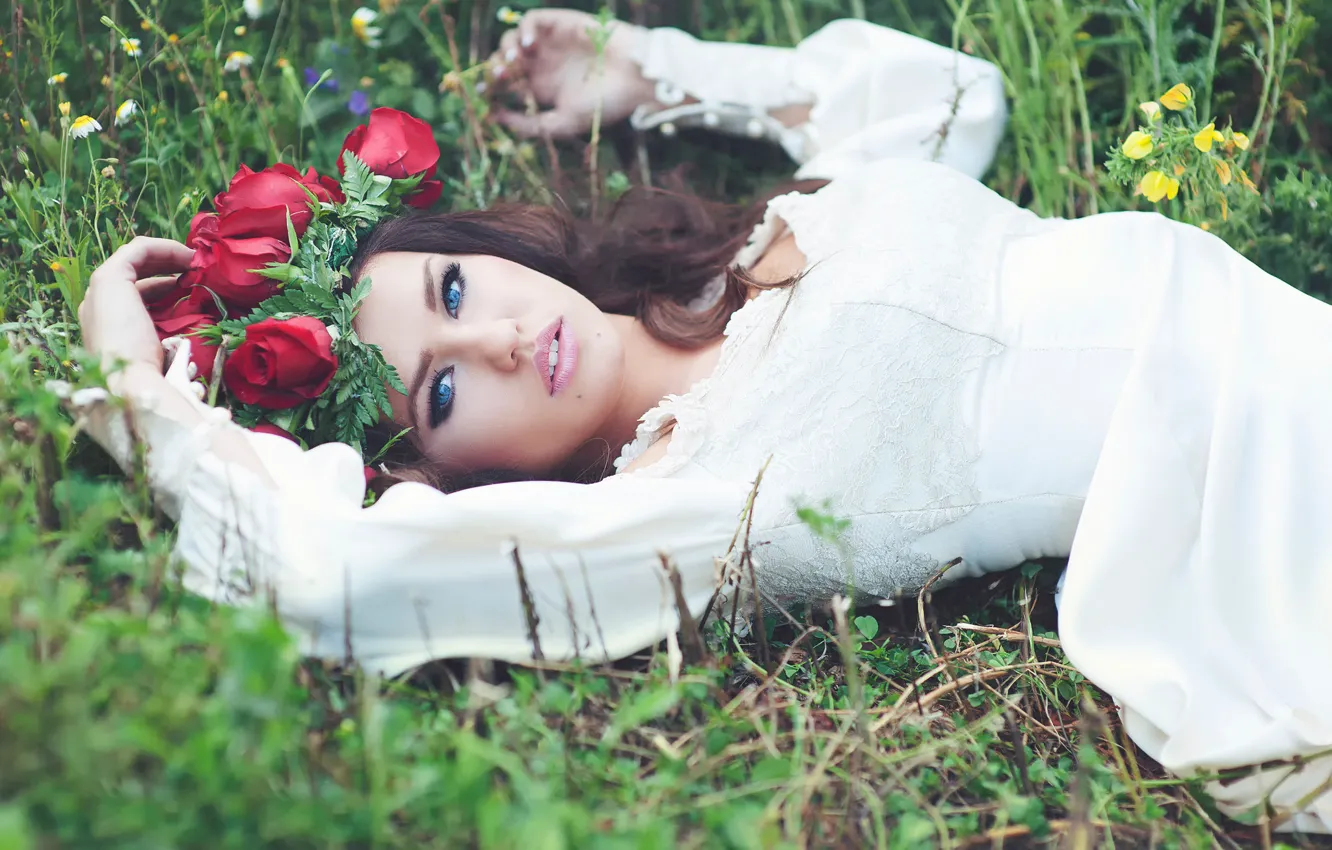 Фото обои цветы, модель, венок, голубоглазая, Rosie Mac