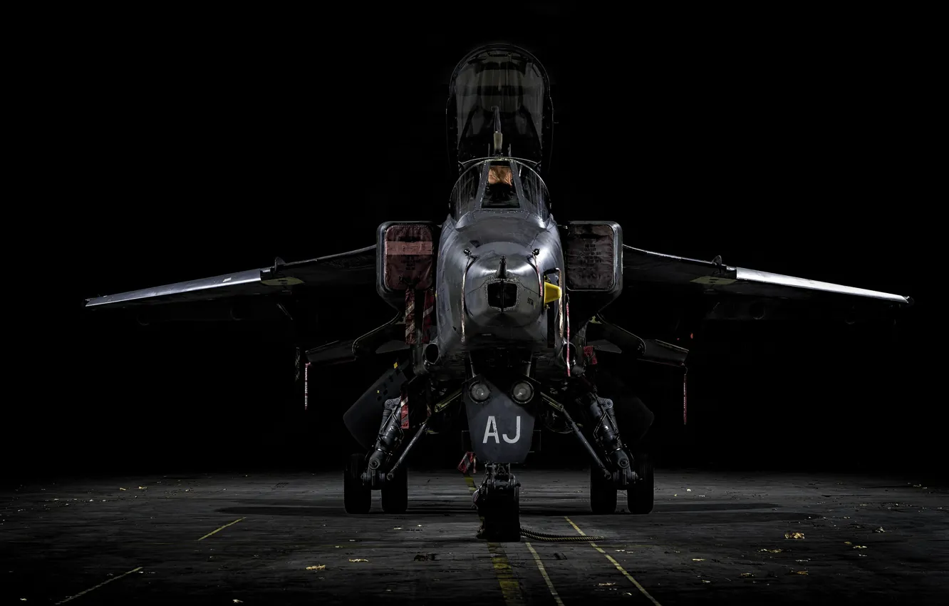 Фото обои Jaguar, аэродром, истребитель-бомбардировщик, SEPECAT