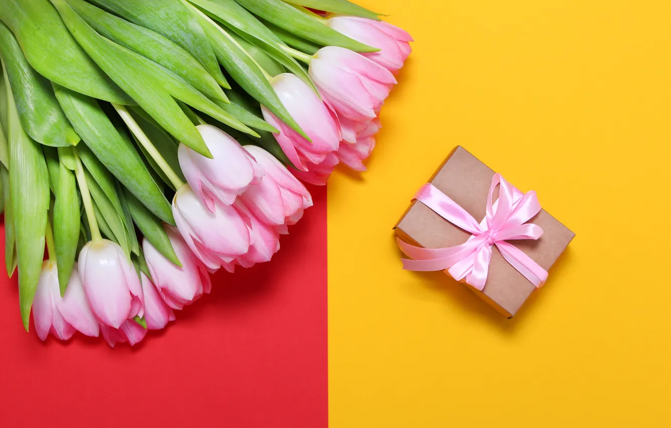 Фото обои фон, подарок, букет, тюльпаны