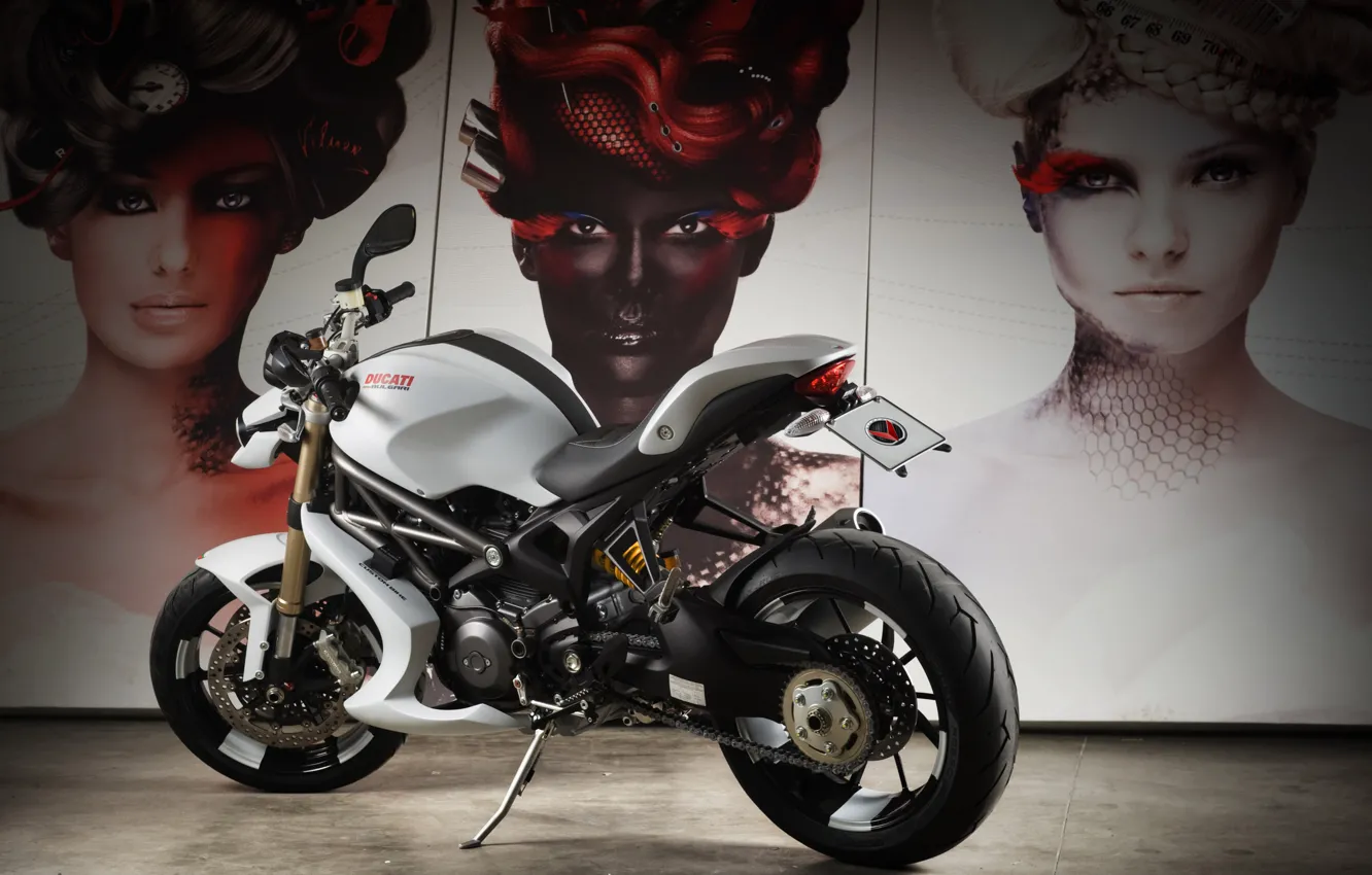 Фото обои лица, мотоцикл, байк, Ducati, Monster 1100 EVO