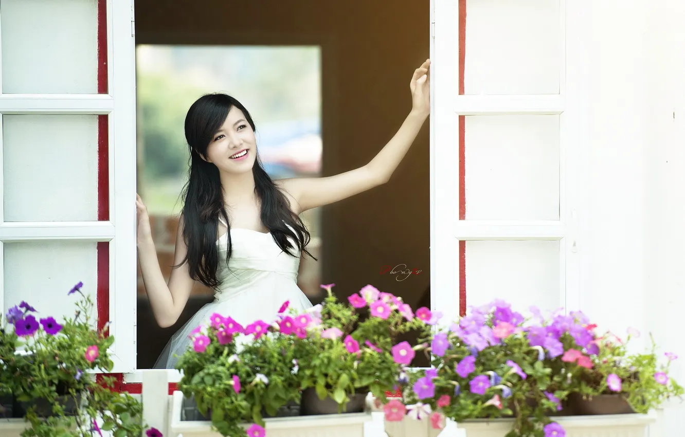 Фото обои девушка, цветы, настроение, окно, азиатка