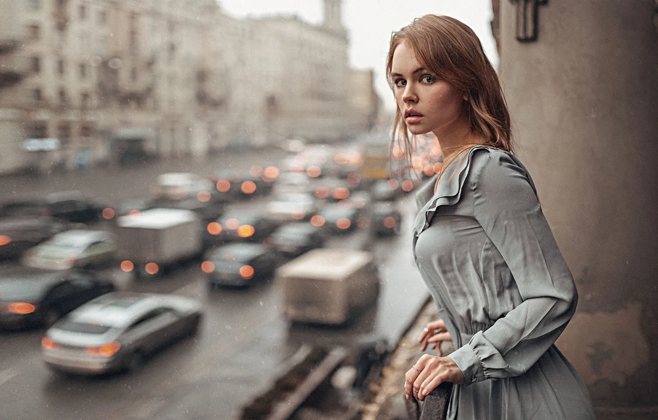 Фото обои Девушка, Улица, Дождь, Платье, Москва, Красивая, Серое, Анастасия Щеглова