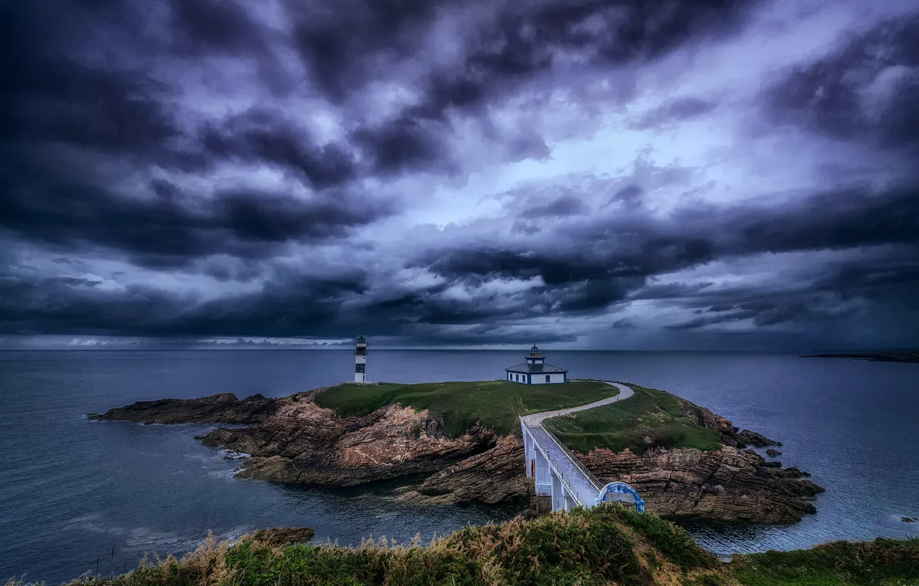 Фото обои тучи, побережье, маяк, Испания