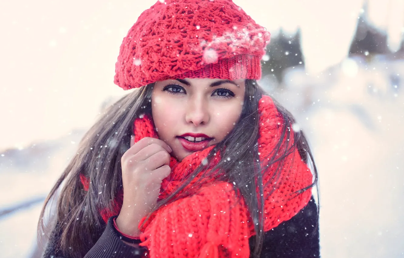 Фото обои зима, девушка, снег, макияж, шарф, брюнетка, берет, Nya