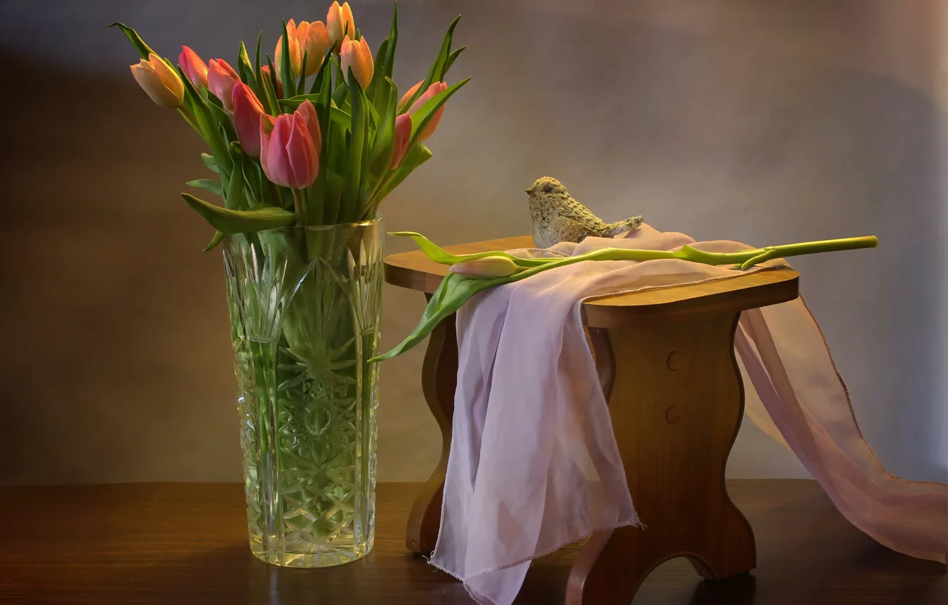 Фото обои тюльпаны, ткань, ваза, птичка