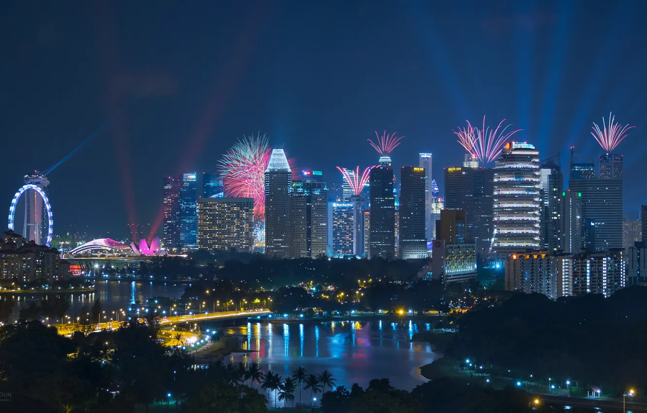 Фото обои здания, Сингапур, фейерверк, ночной город, небоскрёбы, Singapore, by Tan Bing Dun, Калланг