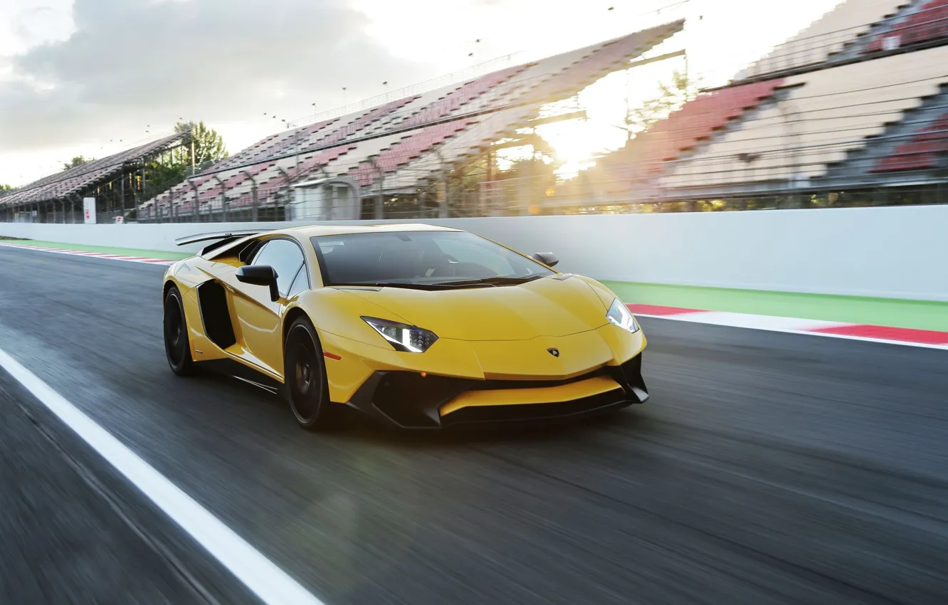 Фото обои Lamborghini, yellow, Aventador, Superveloce, LP-750