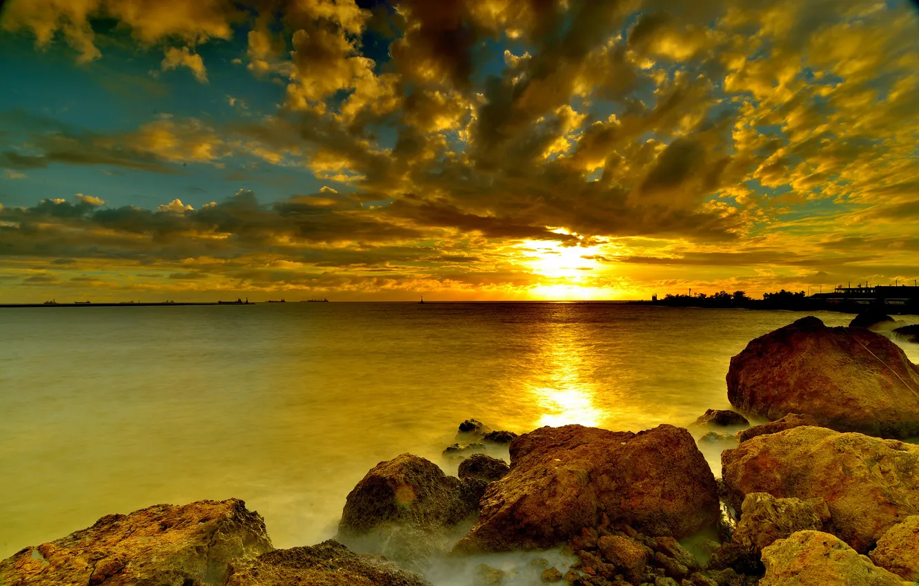 Фото обои море, облака, закат, камни, берег