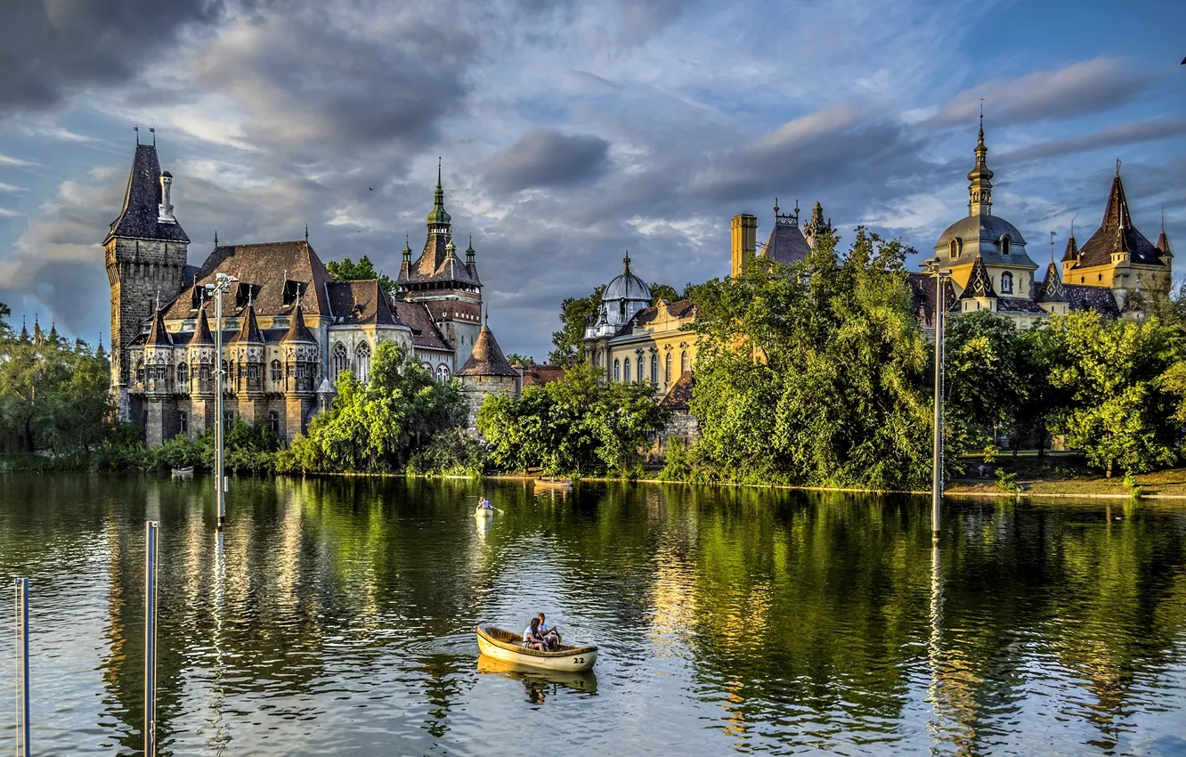 Фото обои деревья, природа, озеро, парк, люди, замок, лодка, Венгрия