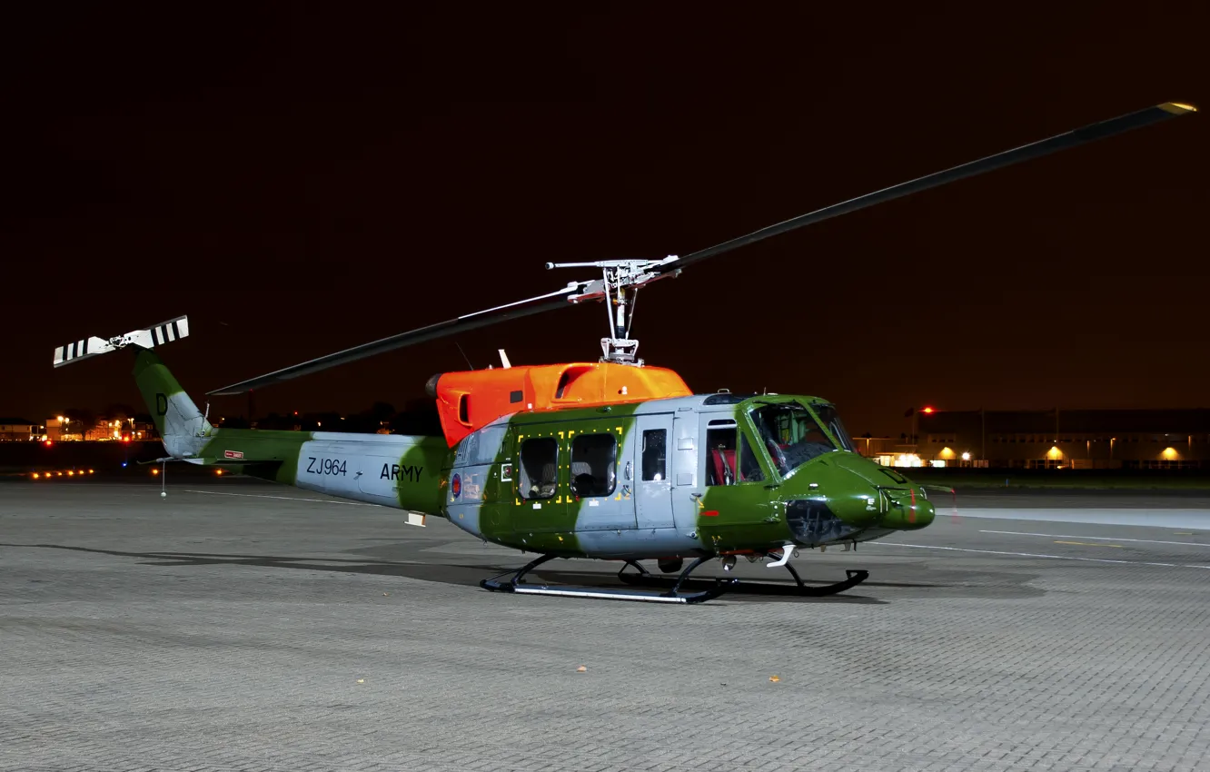 Фото обои ночь, огни, вертолёт, аэродром, многоцелевой, Agusta-Bell AB 212