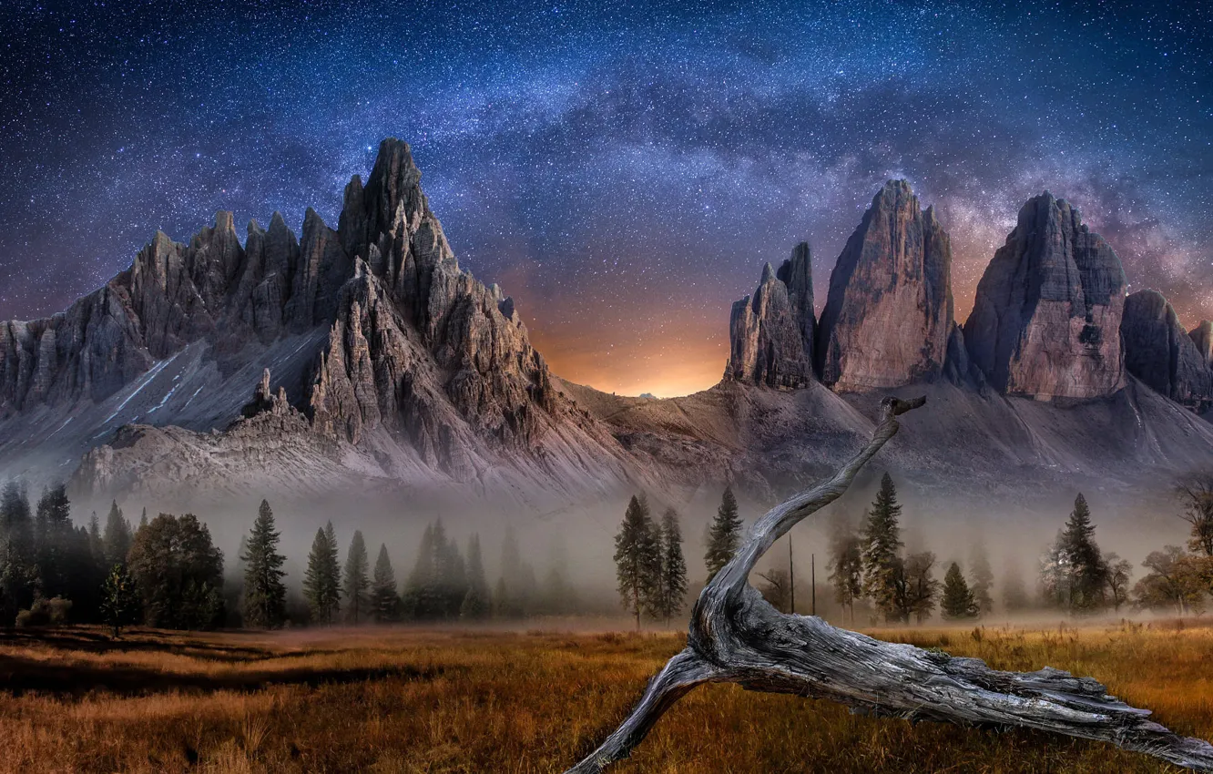 Фото обои небо, деревья, пейзаж, горы, ночь, природа, туман, звёзды