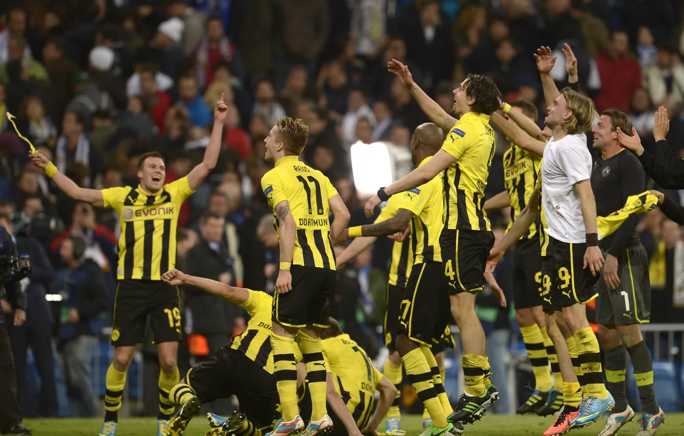 Фото обои Спорт, Футбол, Football, Sport, Borussia Dortmund, Marcel Schmelzer, Кевин Гросскройц, BVB