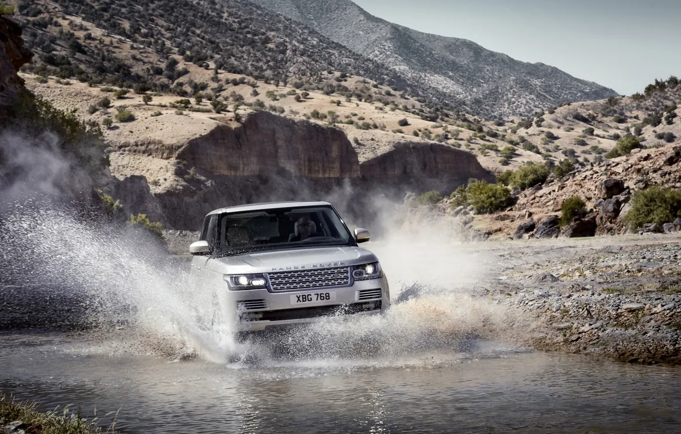 Фото обои вода, горы, брызги, серебристый, джип, внедорожник, Land Rover, Range Rover