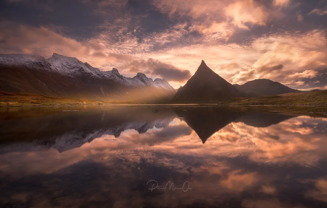 Фото обои свет, горы, озеро, отражение, дымка, фьорд