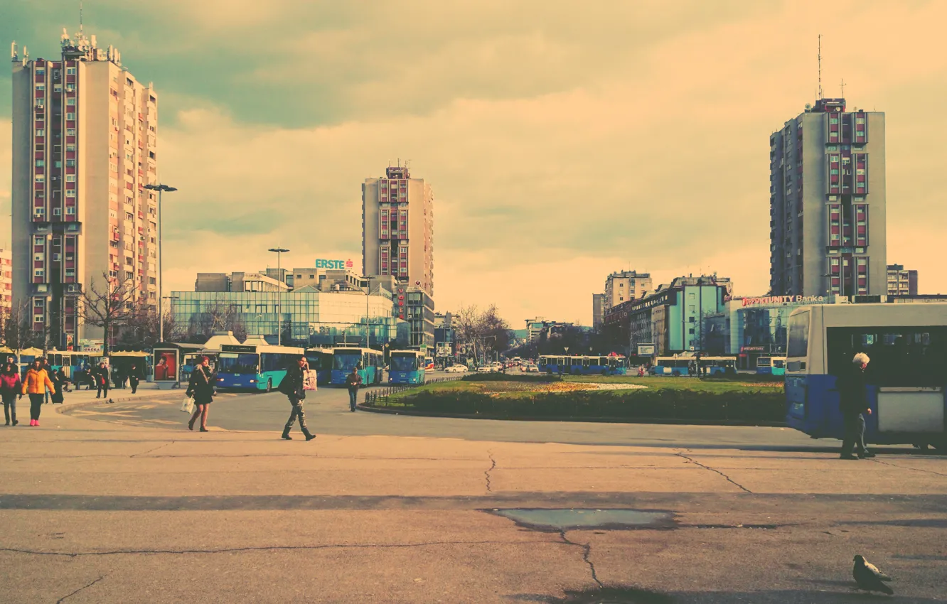 Фото обои people, cityscape, bus stop, urban scene, everyday live