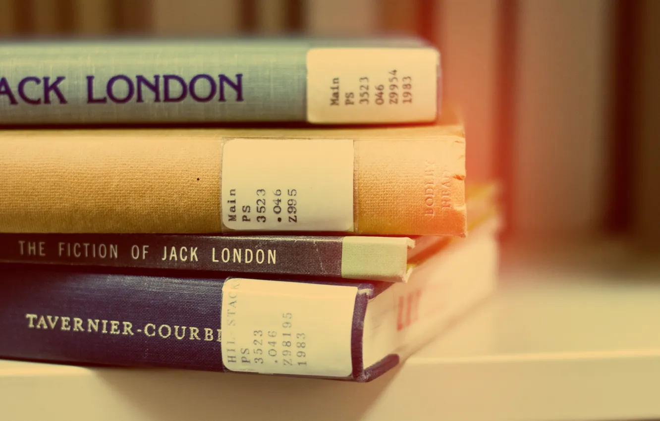 Фото обои книги, стопка, джек лондон