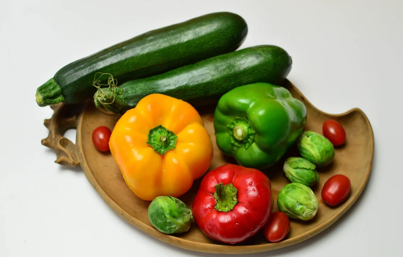 Фото обои фон, еда, тарелка, перец, овощи, помидоры, капуста, болгарский перец