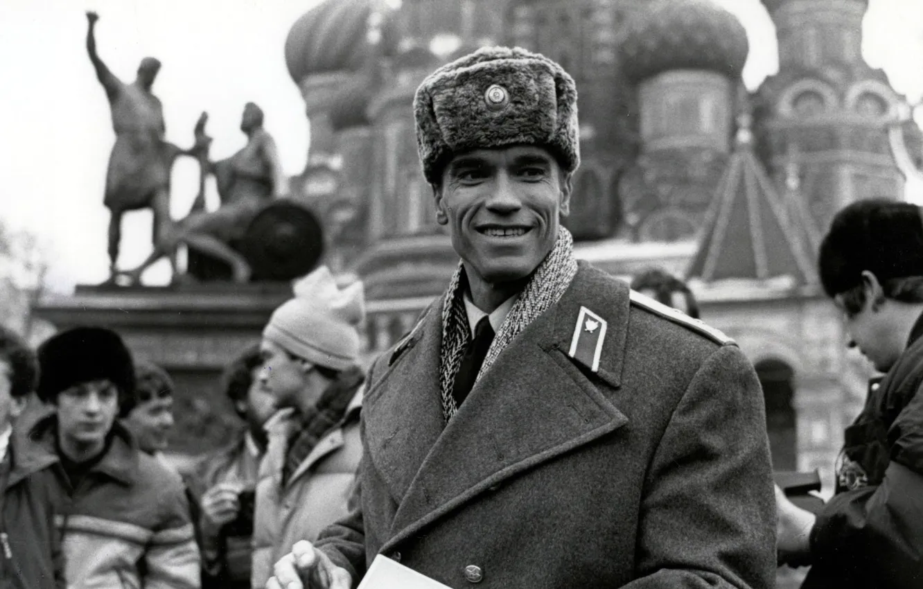 Фото обои черно-белый, Москва, Униформа, Арнольд Шварценеггер, Красная жара